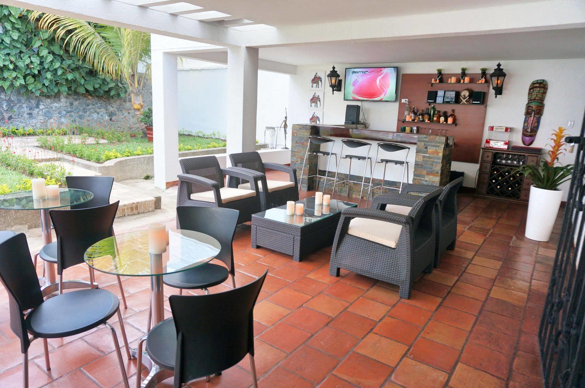 Urban Hotel Boutique Menga Bagian luar foto