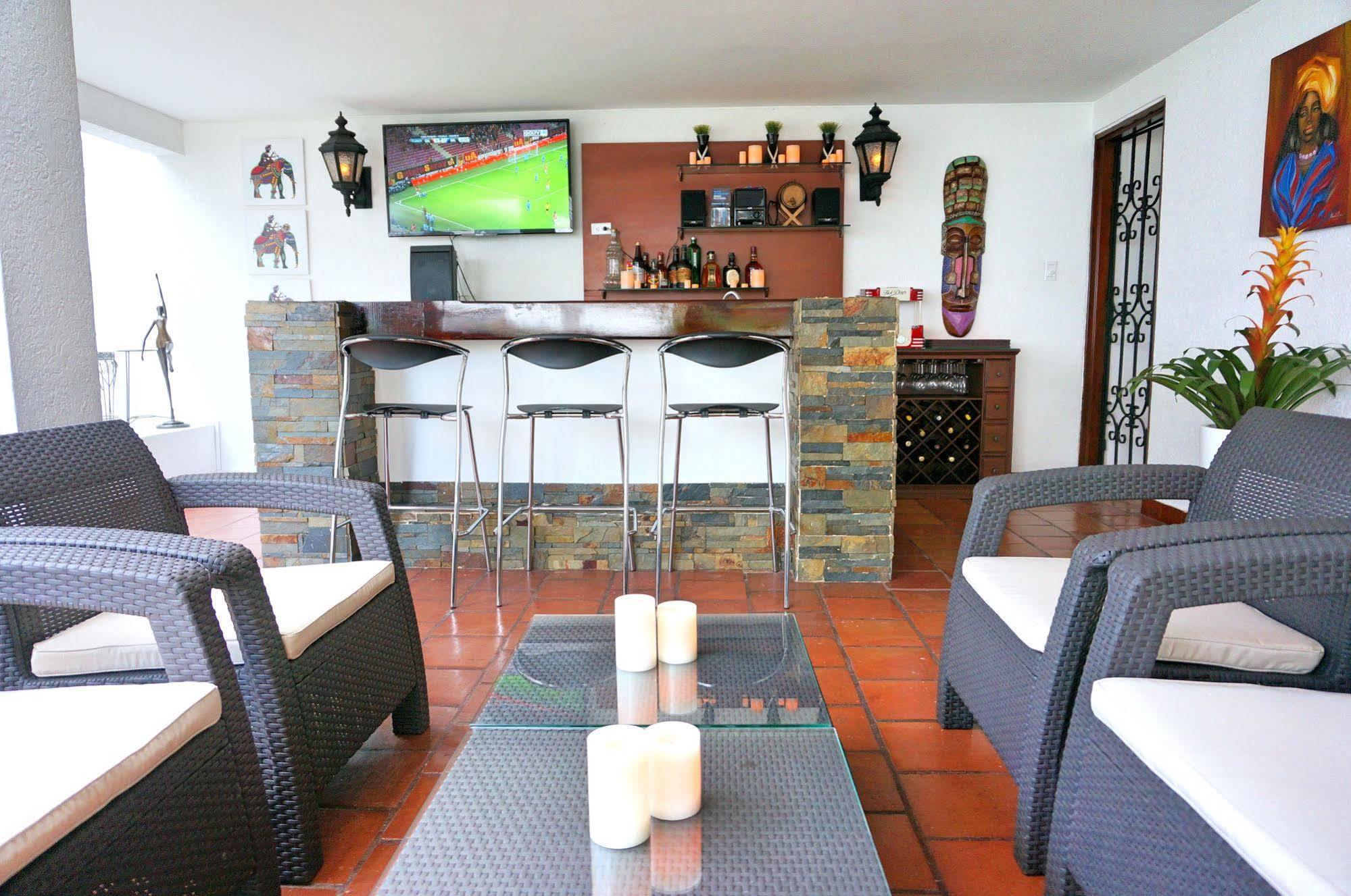 Urban Hotel Boutique Menga Bagian luar foto